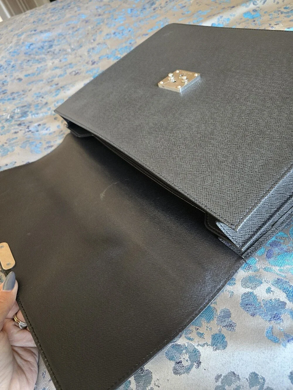 Louis Vuitton classic black